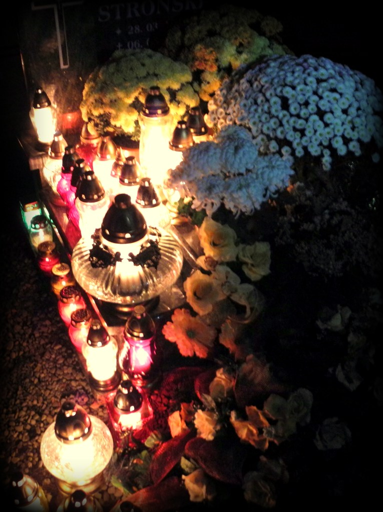 Recent graves are most abundantly decorated.